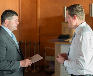 Haben gemeinsam mit dem Vorstand über mögliche neue Agrarpolitiken nachgedacht: Präsident Hansjörg Rüegsegger (l) und Geschäftsführer Andreas Wyss (Bild hja).