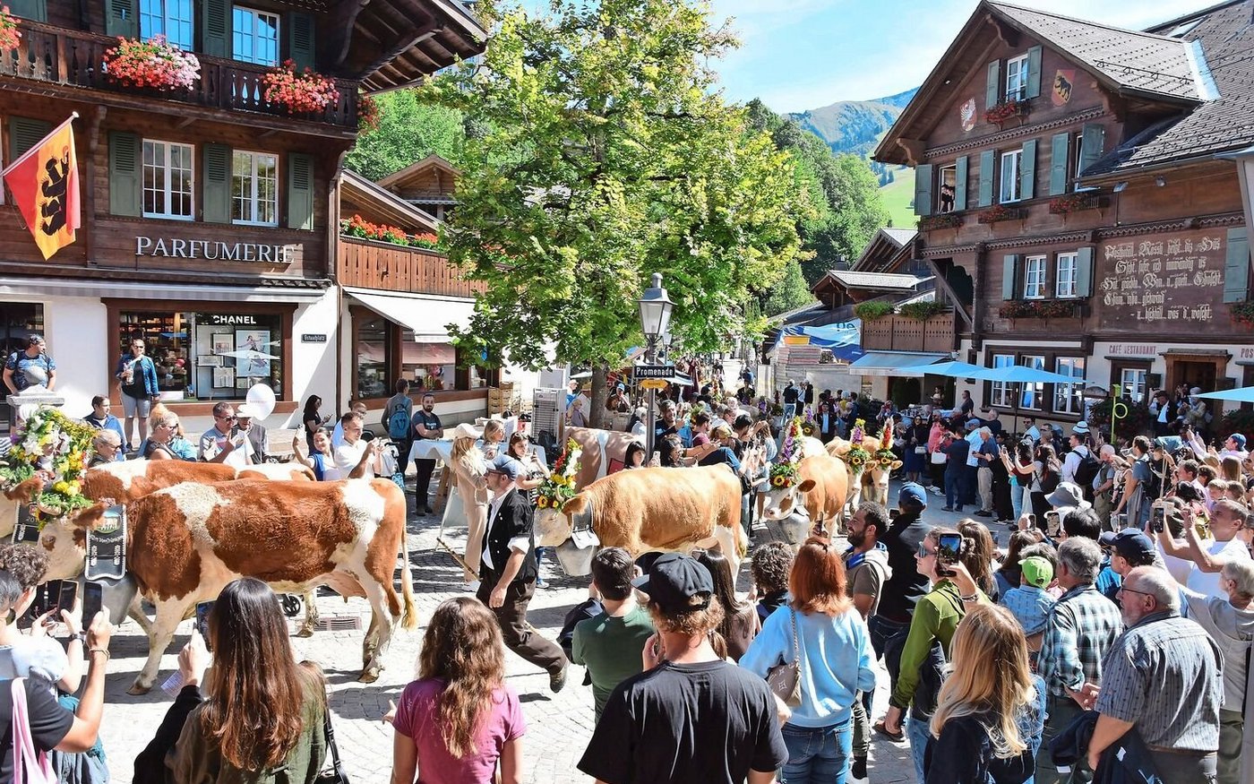 Schönes Wetter, schöner Blumenschmuck und glückliche Leute: Beste Werbung für die Landwirtschaft. 
